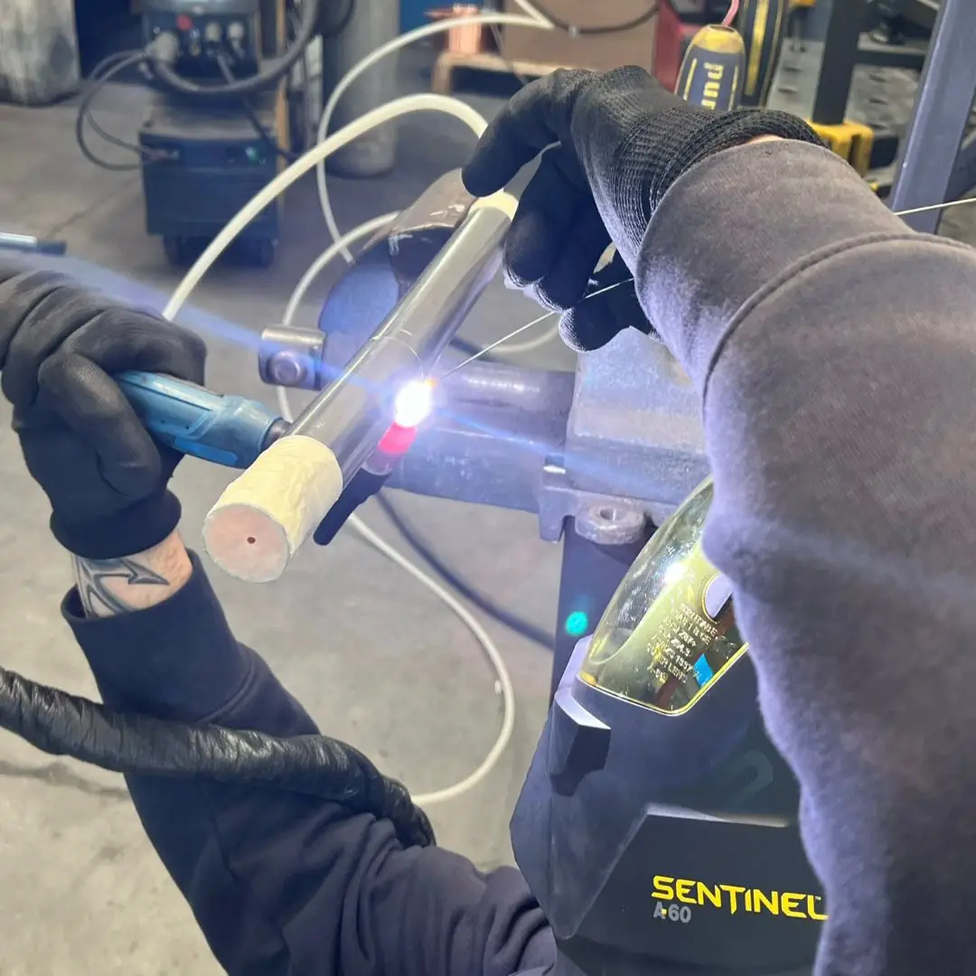 Manual TIG welding of a stainless steel tube