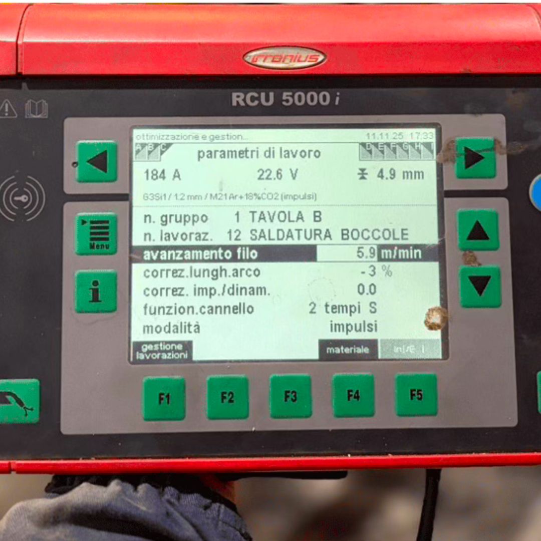 Welding parameters on a welding power source remote control